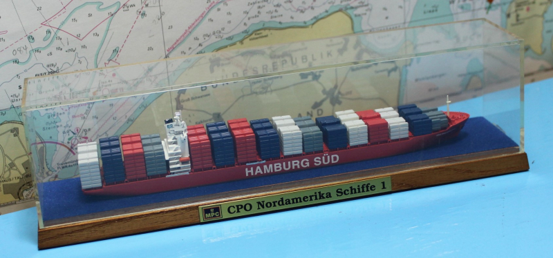 Containerschiff "CPO Philadelphia" Hamburg Süd (1 St.) GB 2009 von Conrad in Vitrine